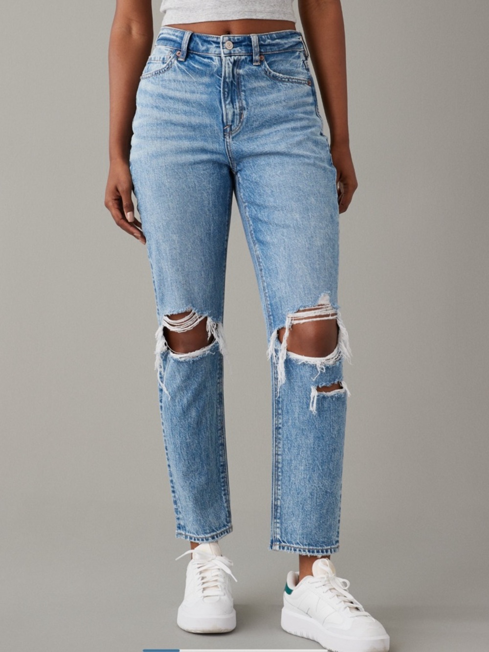 AE Strigid Ripped Mom Jean